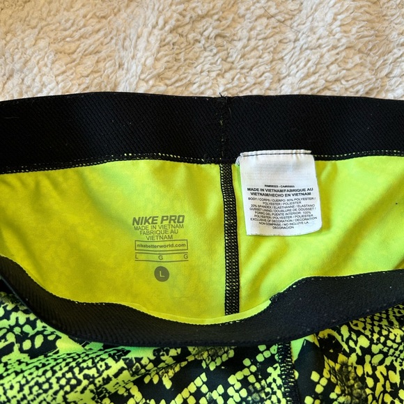 Nike dry fit shorts - Picture 4 of 5